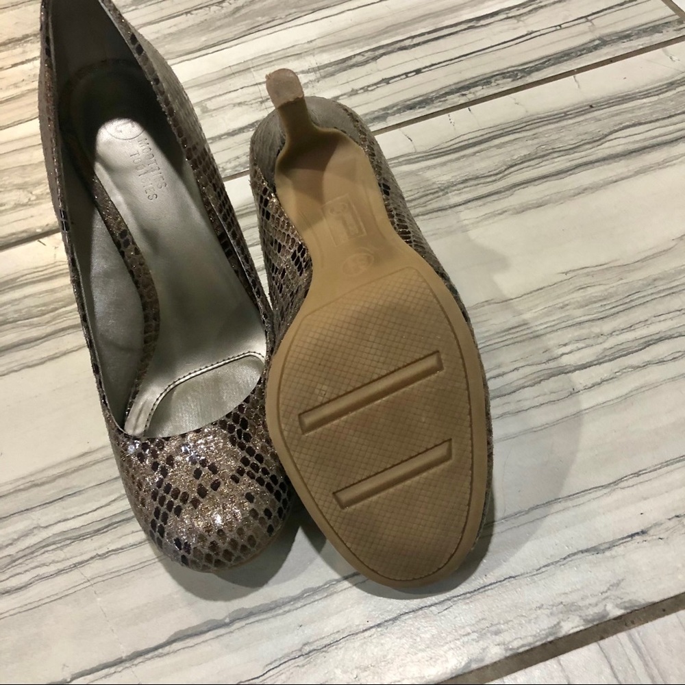 🌟Host Pick🌟Mootsies Tootsies Taupe Snakeskin Pattern Pumps - Picture 5 of 9